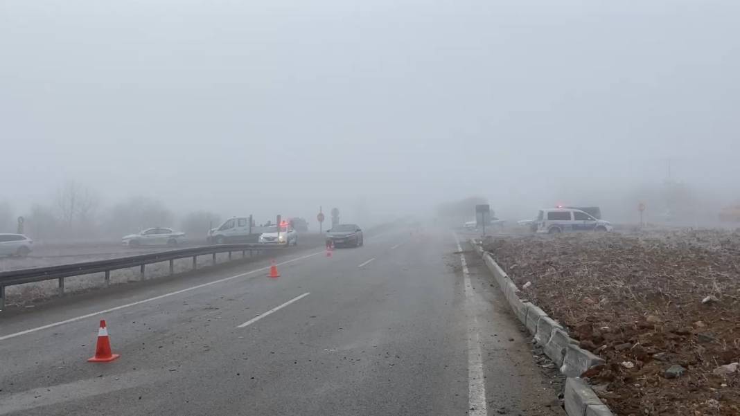 Biri Konya plakalı 7 araç kaza yaptı! Çok sayıda yaralı var 9